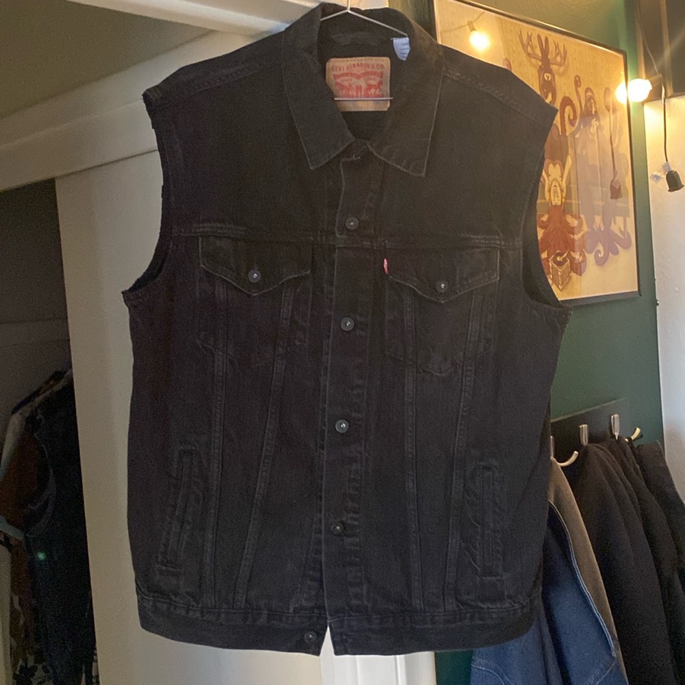 levi’s cutoff trucker jacket